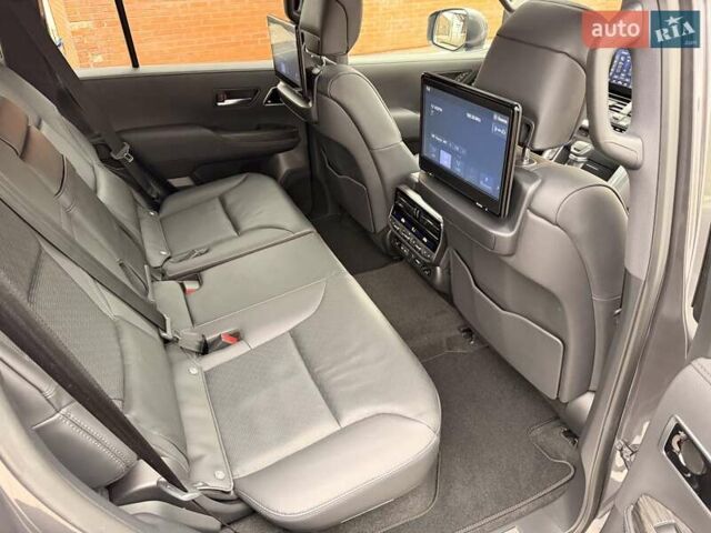 Сірий Тойота Ленд Крузер, об'ємом двигуна 3.3 л та пробігом 89 тис. км за 79900 $, фото 35 на Automoto.ua