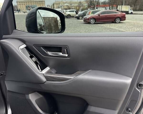 Серый Тойота Ленд Крузер, объемом двигателя 3.35 л и пробегом 28 тыс. км за 83999 $, фото 25 на Automoto.ua