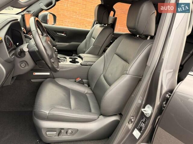 Сірий Тойота Ленд Крузер, об'ємом двигуна 3.3 л та пробігом 89 тис. км за 79900 $, фото 63 на Automoto.ua