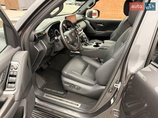 Сірий Тойота Ленд Крузер, об'ємом двигуна 3.3 л та пробігом 89 тис. км за 79900 $, фото 56 на Automoto.ua