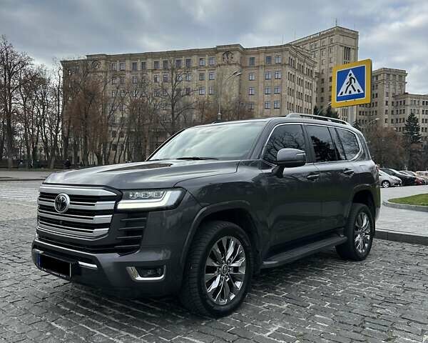 Серый Тойота Ленд Крузер, объемом двигателя 3.35 л и пробегом 28 тыс. км за 83999 $, фото 1 на Automoto.ua