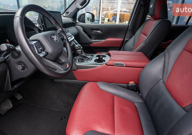 Сірий Тойота Ленд Крузер, об'ємом двигуна 3.45 л та пробігом 34 тис. км за 78220 $, фото 13 на Automoto.ua