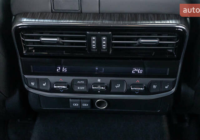 Серый Тойота Ленд Крузер, объемом двигателя 3.3 л и пробегом 68 тыс. км за 78871 $, фото 33 на Automoto.ua