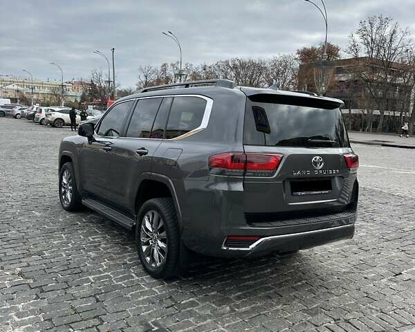 Серый Тойота Ленд Крузер, объемом двигателя 3.35 л и пробегом 28 тыс. км за 83999 $, фото 10 на Automoto.ua