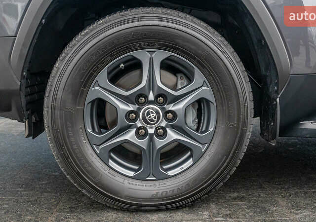 Сірий Тойота Ленд Крузер, об'ємом двигуна 3.45 л та пробігом 34 тис. км за 78220 $, фото 17 на Automoto.ua