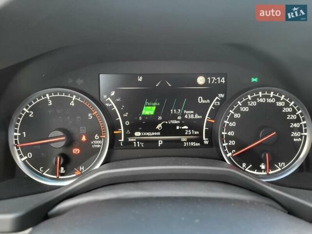 Серый Тойота Ленд Крузер, объемом двигателя 3.3 л и пробегом 31 тыс. км за 84500 $, фото 28 на Automoto.ua