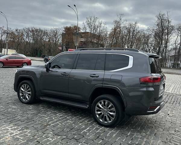 Серый Тойота Ленд Крузер, объемом двигателя 3.35 л и пробегом 28 тыс. км за 83999 $, фото 9 на Automoto.ua