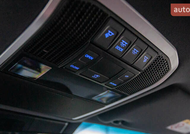 Сірий Тойота Ленд Крузер, об'ємом двигуна 3.45 л та пробігом 34 тис. км за 78220 $, фото 32 на Automoto.ua