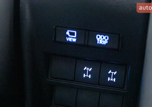 Сірий Тойота Ленд Крузер, об'ємом двигуна 3.45 л та пробігом 34 тис. км за 78220 $, фото 30 на Automoto.ua