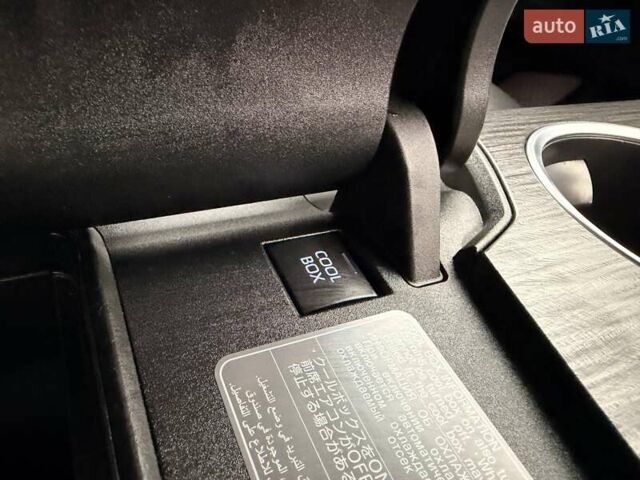 Сірий Тойота Ленд Крузер, об'ємом двигуна 3.3 л та пробігом 89 тис. км за 79900 $, фото 73 на Automoto.ua