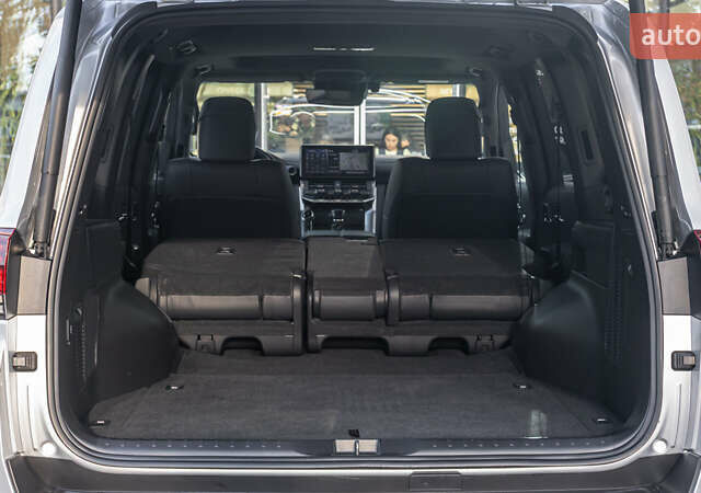 Серый Тойота Ленд Крузер, объемом двигателя 3.3 л и пробегом 68 тыс. км за 78871 $, фото 11 на Automoto.ua