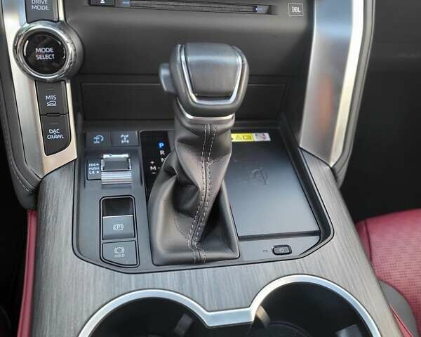 Серый Тойота Ленд Крузер, объемом двигателя 3.3 л и пробегом 31 тыс. км за 84500 $, фото 22 на Automoto.ua