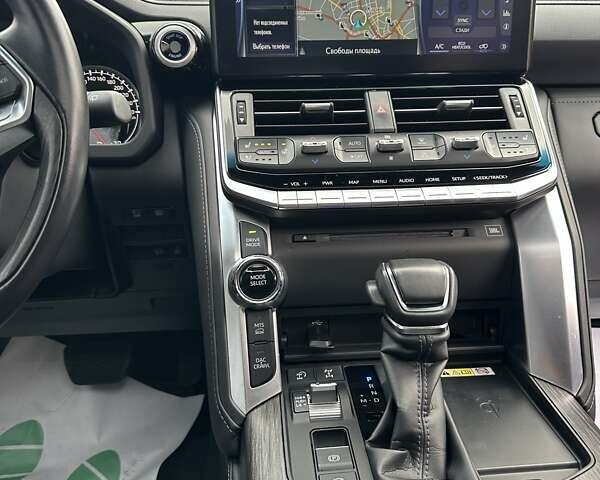 Серый Тойота Ленд Крузер, объемом двигателя 3.35 л и пробегом 28 тыс. км за 83999 $, фото 34 на Automoto.ua