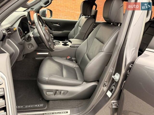 Сірий Тойота Ленд Крузер, об'ємом двигуна 3.3 л та пробігом 89 тис. км за 79900 $, фото 64 на Automoto.ua