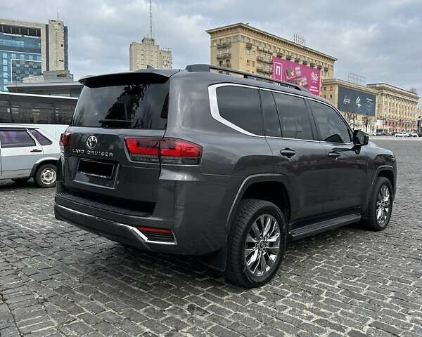 Серый Тойота Ленд Крузер, объемом двигателя 3.35 л и пробегом 28 тыс. км за 83999 $, фото 7 на Automoto.ua