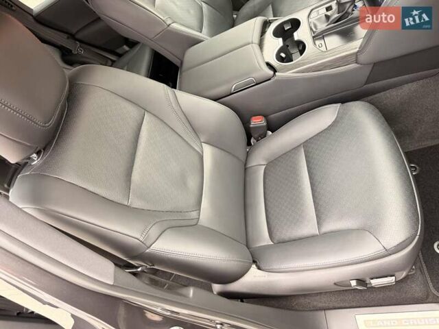 Сірий Тойота Ленд Крузер, об'ємом двигуна 3.3 л та пробігом 89 тис. км за 79900 $, фото 29 на Automoto.ua