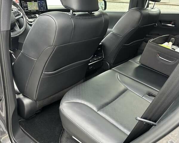 Серый Тойота Ленд Крузер, объемом двигателя 3.35 л и пробегом 28 тыс. км за 83999 $, фото 24 на Automoto.ua