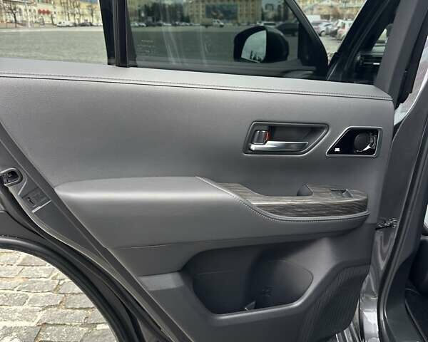 Серый Тойота Ленд Крузер, объемом двигателя 3.35 л и пробегом 28 тыс. км за 83999 $, фото 23 на Automoto.ua