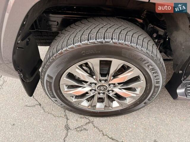 Сірий Тойота Ленд Крузер, об'ємом двигуна 3.3 л та пробігом 89 тис. км за 79900 $, фото 76 на Automoto.ua