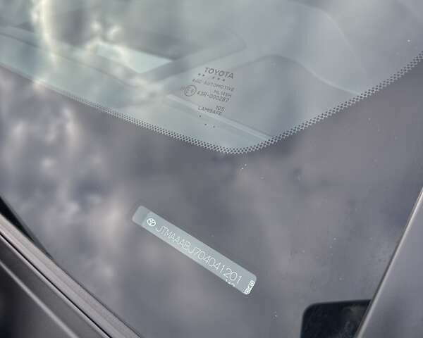 Серый Тойота Ленд Крузер, объемом двигателя 3.35 л и пробегом 28 тыс. км за 83999 $, фото 14 на Automoto.ua