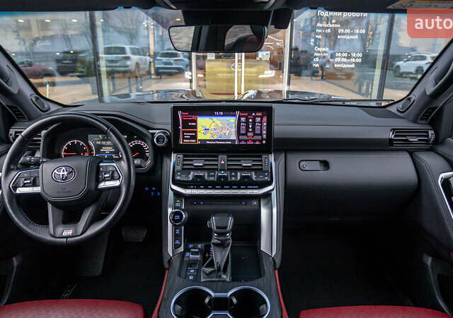 Сірий Тойота Ленд Крузер, об'ємом двигуна 3.45 л та пробігом 34 тис. км за 78220 $, фото 7 на Automoto.ua