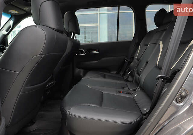 Серый Тойота Ленд Крузер, объемом двигателя 3.35 л и пробегом 177 тыс. км за 74600 $, фото 10 на Automoto.ua