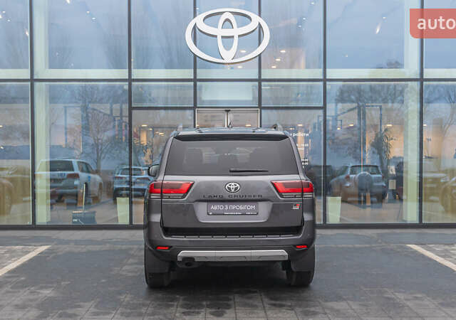 Сірий Тойота Ленд Крузер, об'ємом двигуна 3.45 л та пробігом 34 тис. км за 78220 $, фото 3 на Automoto.ua