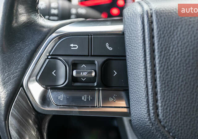 Серый Тойота Ленд Крузер, объемом двигателя 3.3 л и пробегом 68 тыс. км за 78871 $, фото 27 на Automoto.ua