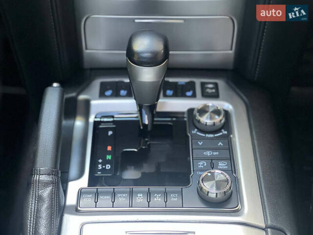 Синий Тойота Ленд Крузер, объемом двигателя 4.46 л и пробегом 230 тыс. км за 43500 $, фото 31 на Automoto.ua