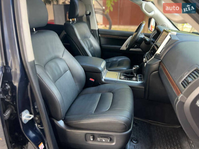 Синий Тойота Ленд Крузер, объемом двигателя 4.46 л и пробегом 230 тыс. км за 43500 $, фото 26 на Automoto.ua