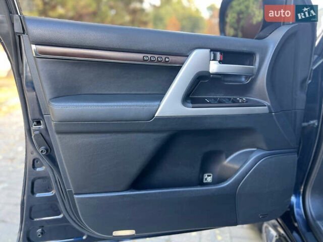 Синий Тойота Ленд Крузер, объемом двигателя 4.46 л и пробегом 230 тыс. км за 43500 $, фото 14 на Automoto.ua