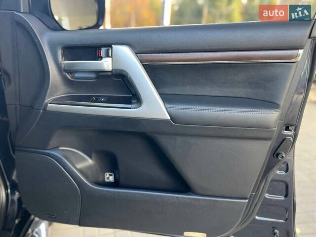 Синий Тойота Ленд Крузер, объемом двигателя 4.46 л и пробегом 230 тыс. км за 43500 $, фото 24 на Automoto.ua