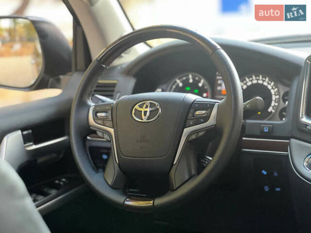 Синий Тойота Ленд Крузер, объемом двигателя 4.46 л и пробегом 230 тыс. км за 43500 $, фото 30 на Automoto.ua