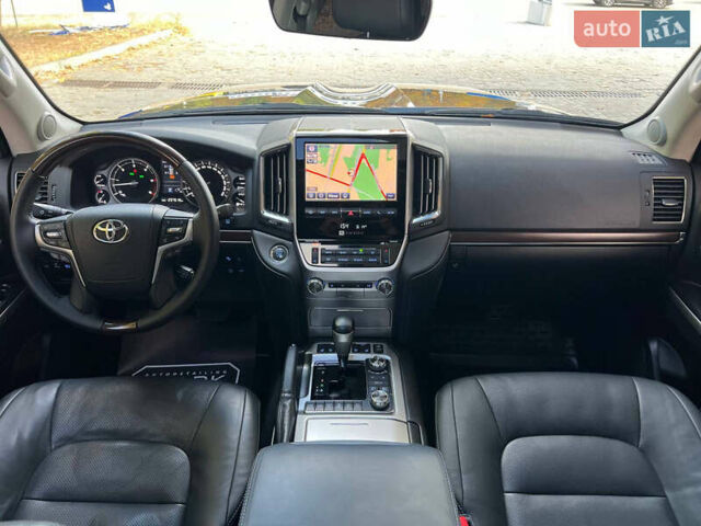 Синий Тойота Ленд Крузер, объемом двигателя 4.46 л и пробегом 230 тыс. км за 43500 $, фото 28 на Automoto.ua