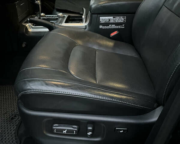 Синий Тойота Ленд Крузер, объемом двигателя 4.46 л и пробегом 183 тыс. км за 53500 $, фото 7 на Automoto.ua