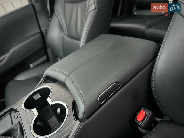 Синій Тойота Ленд Крузер, об'ємом двигуна 3.35 л та пробігом 55 тис. км за 73800 $, фото 34 на Automoto.ua