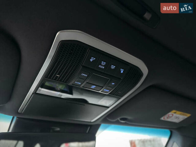 Синій Тойота Ленд Крузер, об'ємом двигуна 3.35 л та пробігом 55 тис. км за 73800 $, фото 63 на Automoto.ua