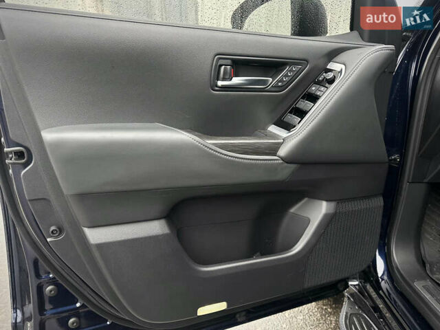 Синій Тойота Ленд Крузер, об'ємом двигуна 3.35 л та пробігом 55 тис. км за 73800 $, фото 33 на Automoto.ua