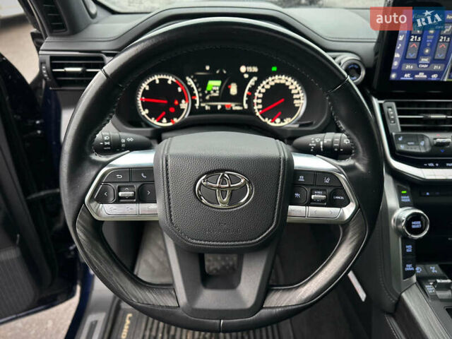 Синій Тойота Ленд Крузер, об'ємом двигуна 3.35 л та пробігом 55 тис. км за 73800 $, фото 54 на Automoto.ua