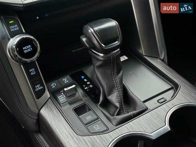 Синій Тойота Ленд Крузер, об'ємом двигуна 3.35 л та пробігом 55 тис. км за 73800 $, фото 66 на Automoto.ua