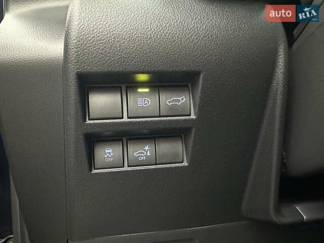 Синій Тойота Ленд Крузер, об'ємом двигуна 3.3 л та пробігом 50 тис. км за 79500 $, фото 42 на Automoto.ua