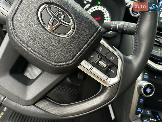 Синій Тойота Ленд Крузер, об'ємом двигуна 3.3 л та пробігом 50 тис. км за 79500 $, фото 41 на Automoto.ua