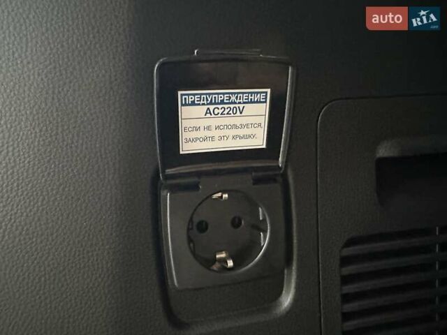 Синій Тойота Ленд Крузер, об'ємом двигуна 3.3 л та пробігом 50 тис. км за 79500 $, фото 93 на Automoto.ua