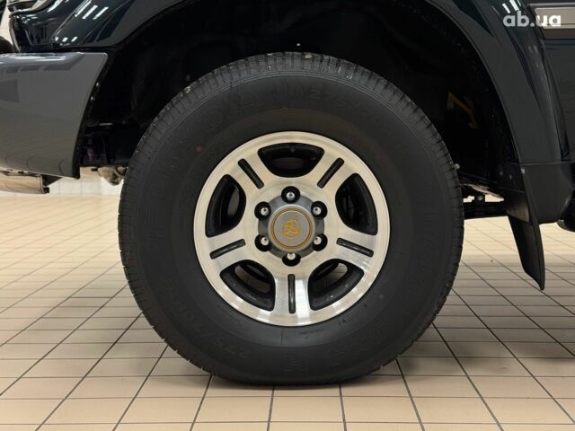 Зелений Тойота Ленд Крузер, об'ємом двигуна 4.2 л та пробігом 4 тис. км за 81890 $, фото 2 на Automoto.ua