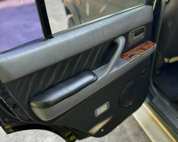 Зеленый Тойота Ленд Крузер, объемом двигателя 4.5 л и пробегом 400 тыс. км за 10500 $, фото 10 на Automoto.ua