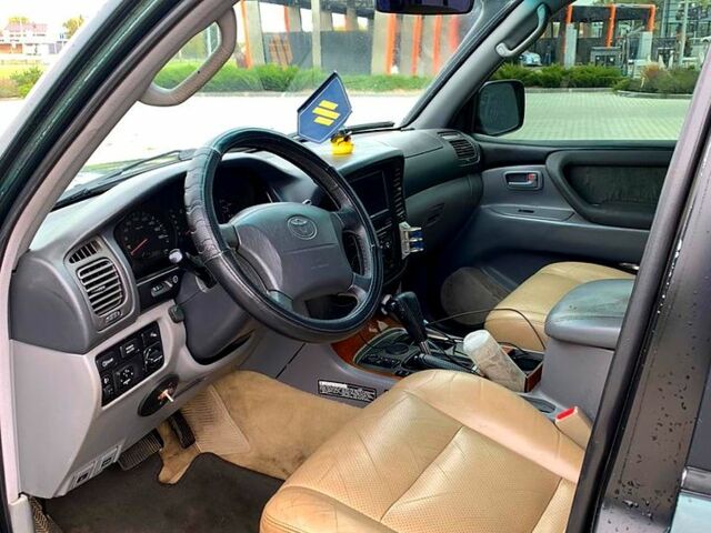 Зеленый Тойота Ленд Крузер, объемом двигателя 4.2 л и пробегом 350 тыс. км за 14600 $, фото 3 на Automoto.ua