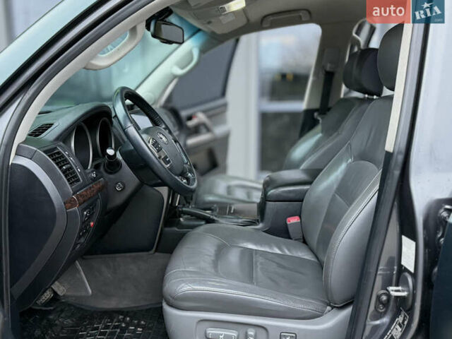 Зеленый Тойота Ленд Крузер, объемом двигателя 4.5 л и пробегом 267 тыс. км за 22999 $, фото 39 на Automoto.ua