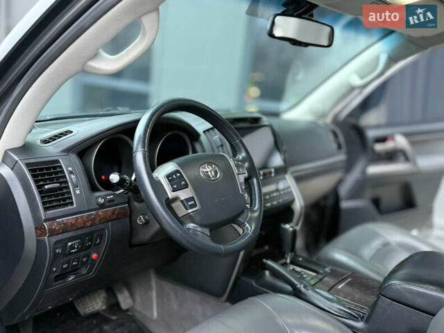 Зеленый Тойота Ленд Крузер, объемом двигателя 4.5 л и пробегом 267 тыс. км за 22999 $, фото 40 на Automoto.ua