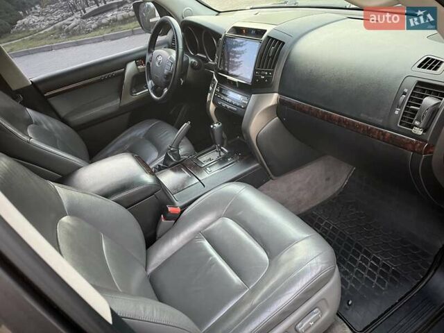 Зеленый Тойота Ленд Крузер, объемом двигателя 4.5 л и пробегом 235 тыс. км за 23500 $, фото 22 на Automoto.ua