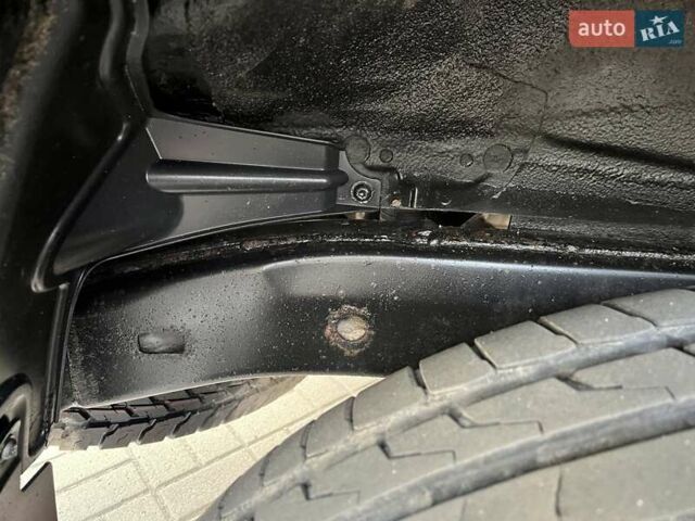 Зеленый Тойота Ленд Крузер, объемом двигателя 4.5 л и пробегом 235 тыс. км за 23500 $, фото 23 на Automoto.ua